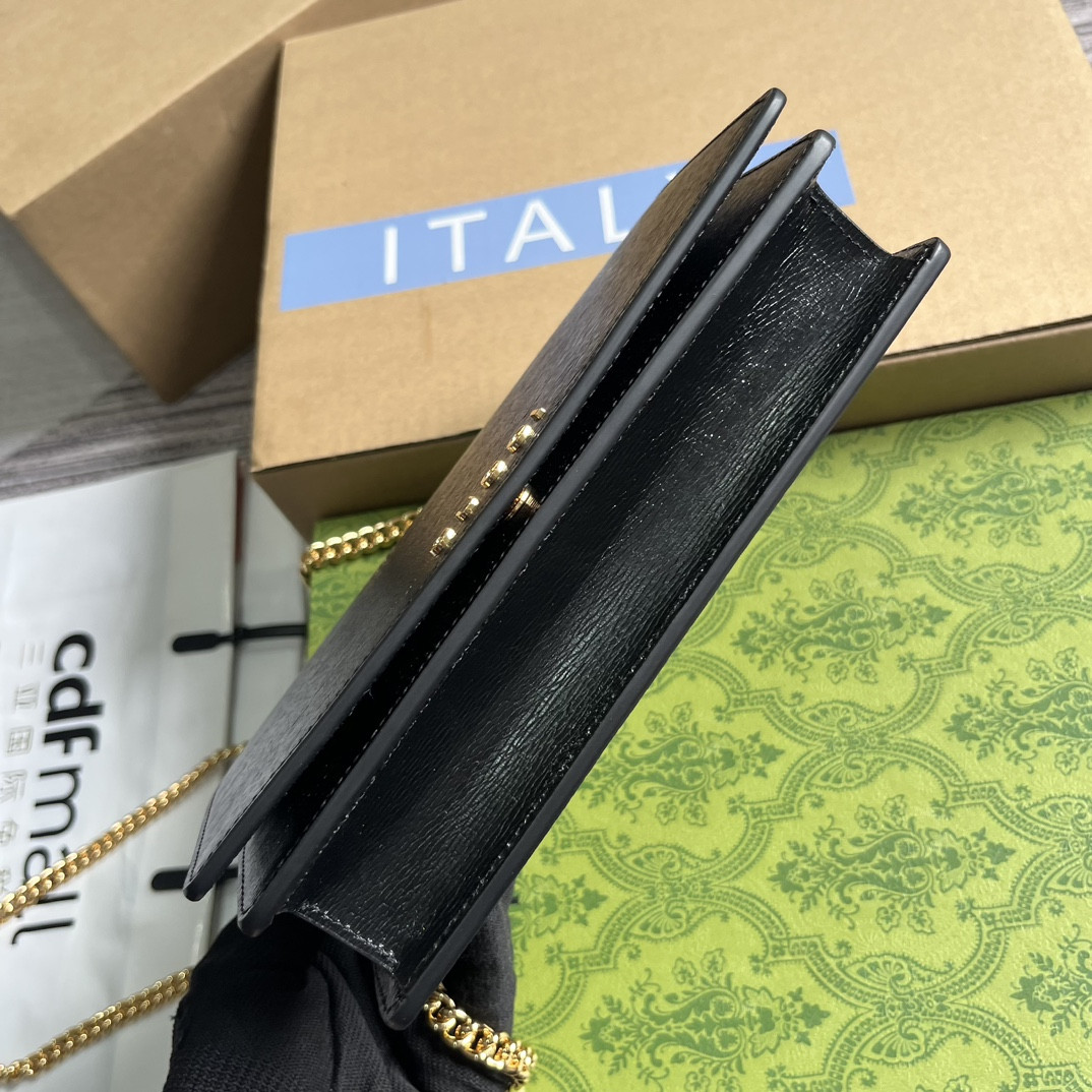 CHAIN WALLET WITH Gvc*1 SCRIPT BLACK 7.8"W x 5"H x 1.6"D