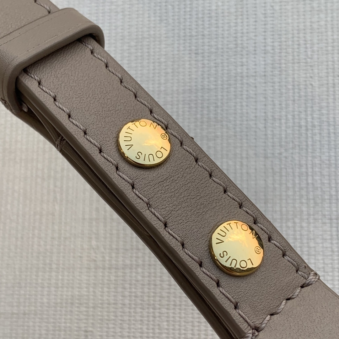 L0vis Vvtt0n Multi Pochette Accessoires 9.4 x 5.3 x 1.6 inches