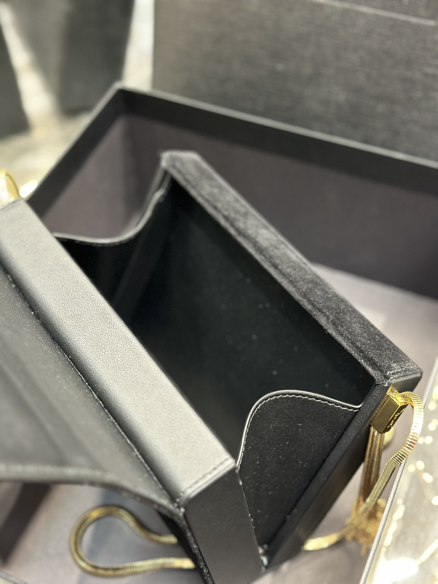 Y51 KATE SMALL IN black 7.8 X 4.9 X 1.9 INCHES