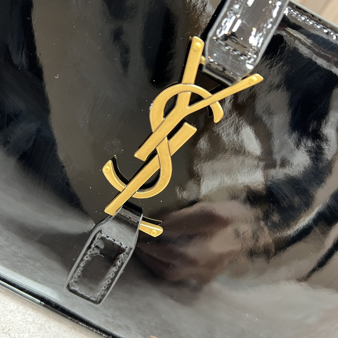 Y51 LE 5 À 7 IN SHINY LEATHER BLACK 9 X 6.3 X 2.5 INCHES