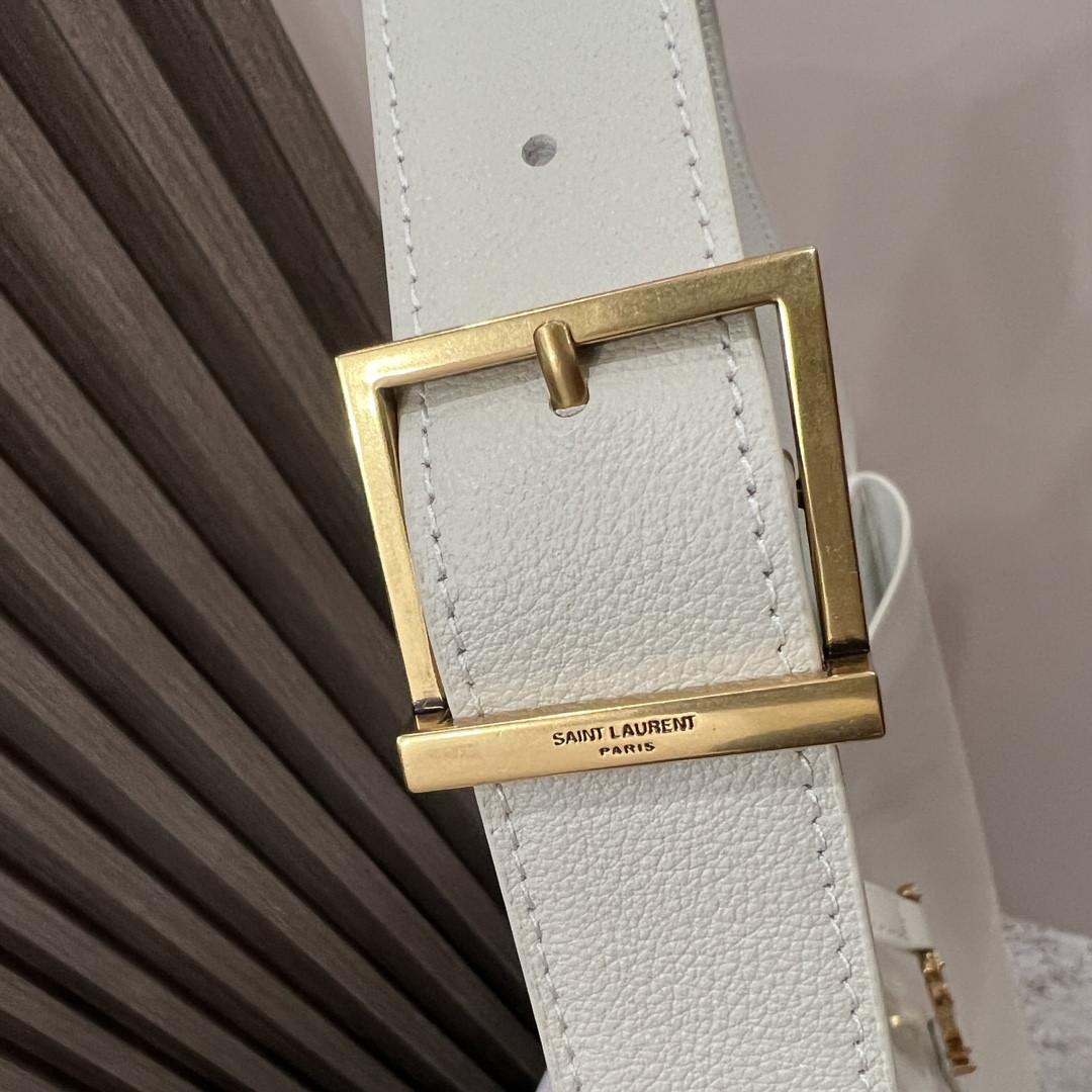 Y51 LE 5 À 7 S*pPLE LARGE IN SMOOTH LEATHER BLANC VINTAGE 11.8" X 11" X 4.3"