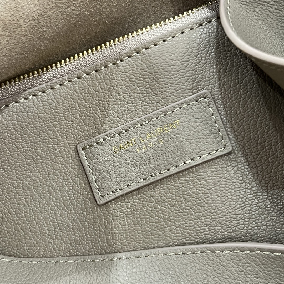 Y51 LE 5 À 7 S*pPLE LARGE IN SMOOTH LEATHER LIGHT GRAY 11.8" X 11" X 4.3"