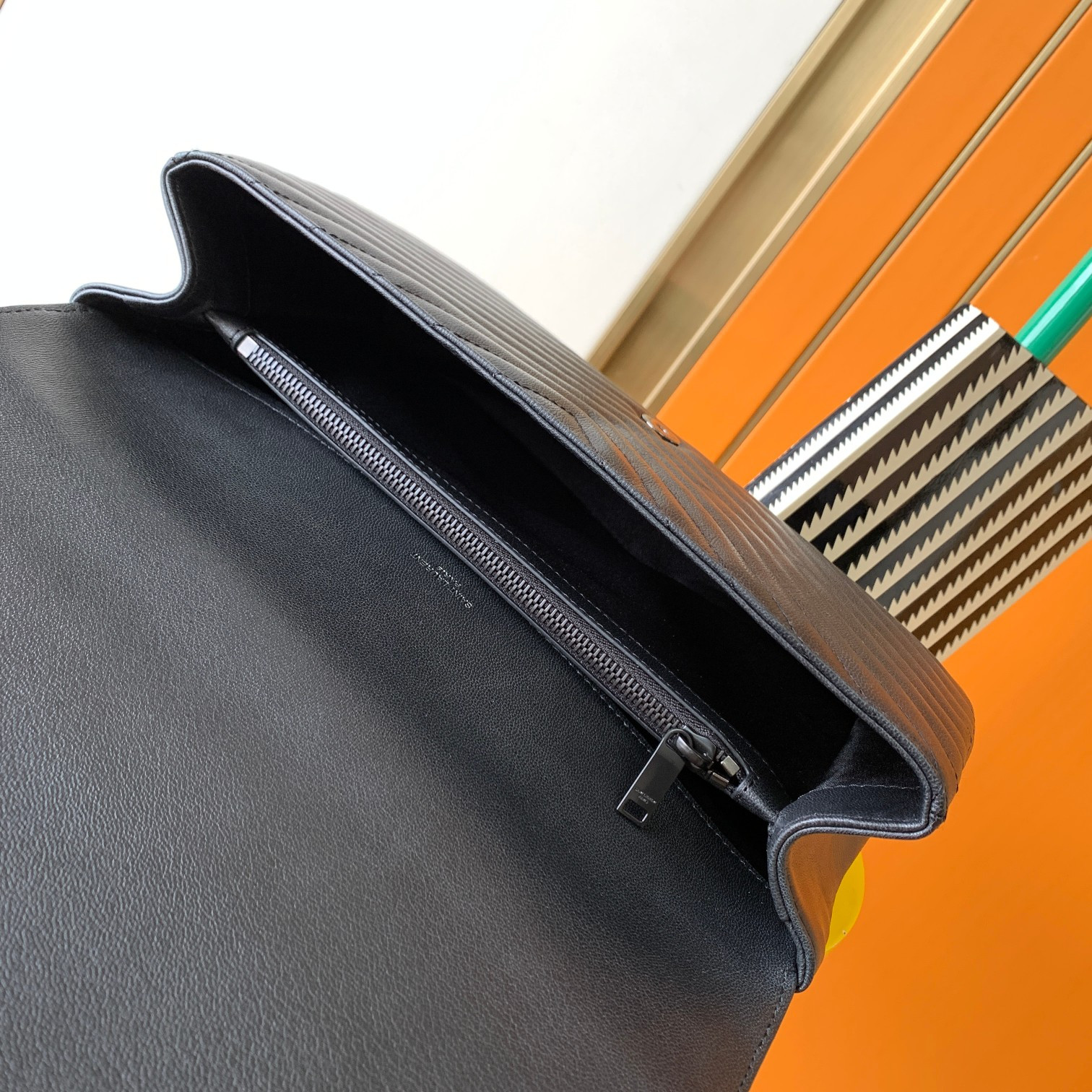 Y51 COLLEGE LARGE IN QUILTED LEATHER BLACK 32X21X8 CM