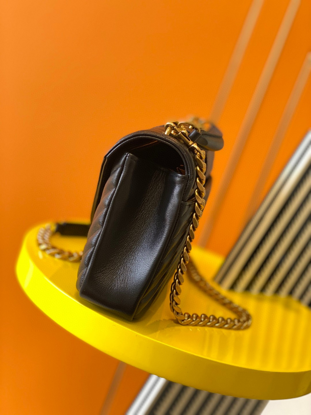 Y51 COLLEGE MEDIUM IN QUILTED LEATHER BLACK 9.4 X 6.6 X 2.5 INCHES