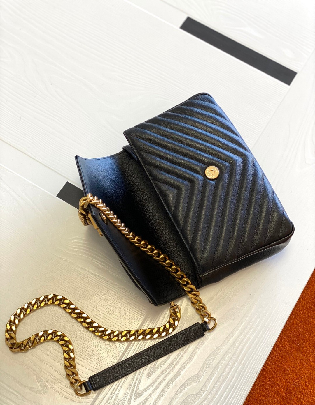 Y51 COLLEGE MEDIUM IN QUILTED LEATHER BLACK 9.4 X 6.6 X 2.5 INCHES