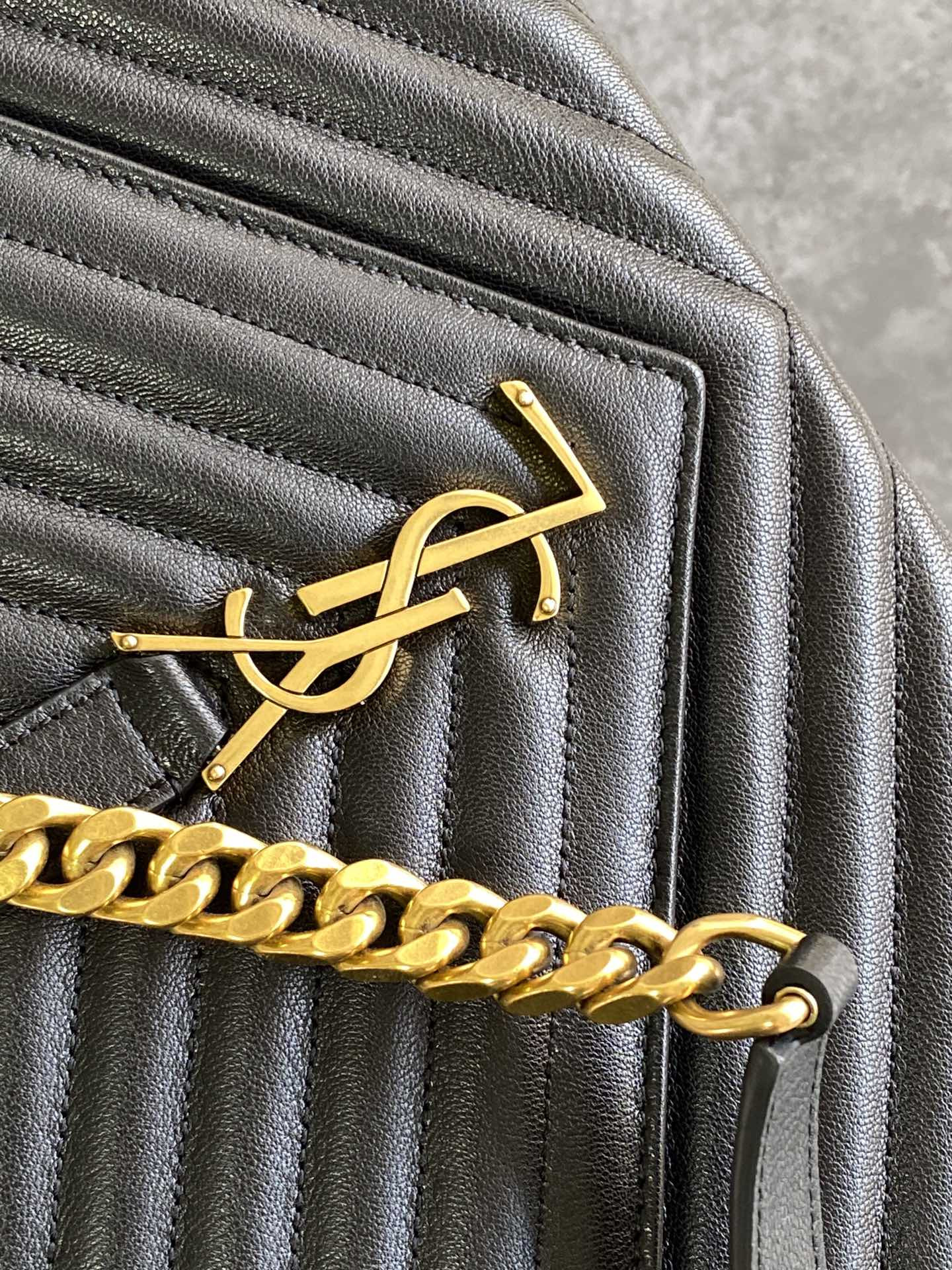 Y51 COLLEGE LARGE IN QUILTED LEATHER BLACK GOLD 32X21X8 CM