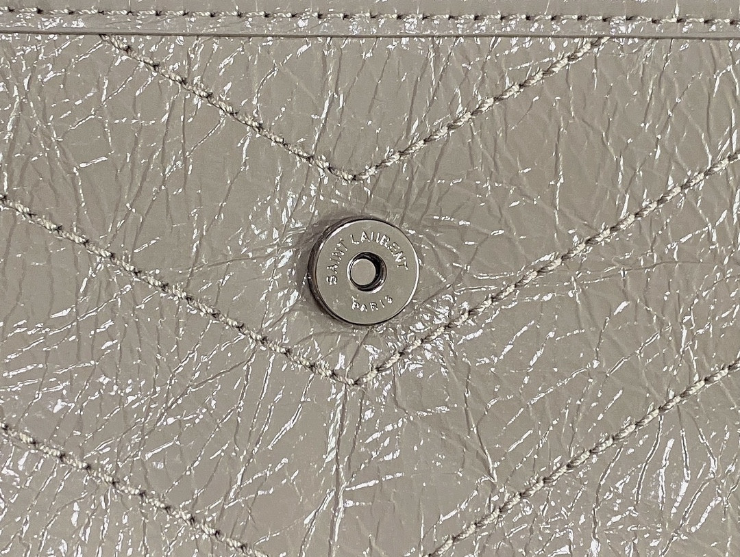 Y51 NIKI BABY IN VINTAGE LEATHER LIGHT GRAY 8.2 X 6 X 2.9 INCHES