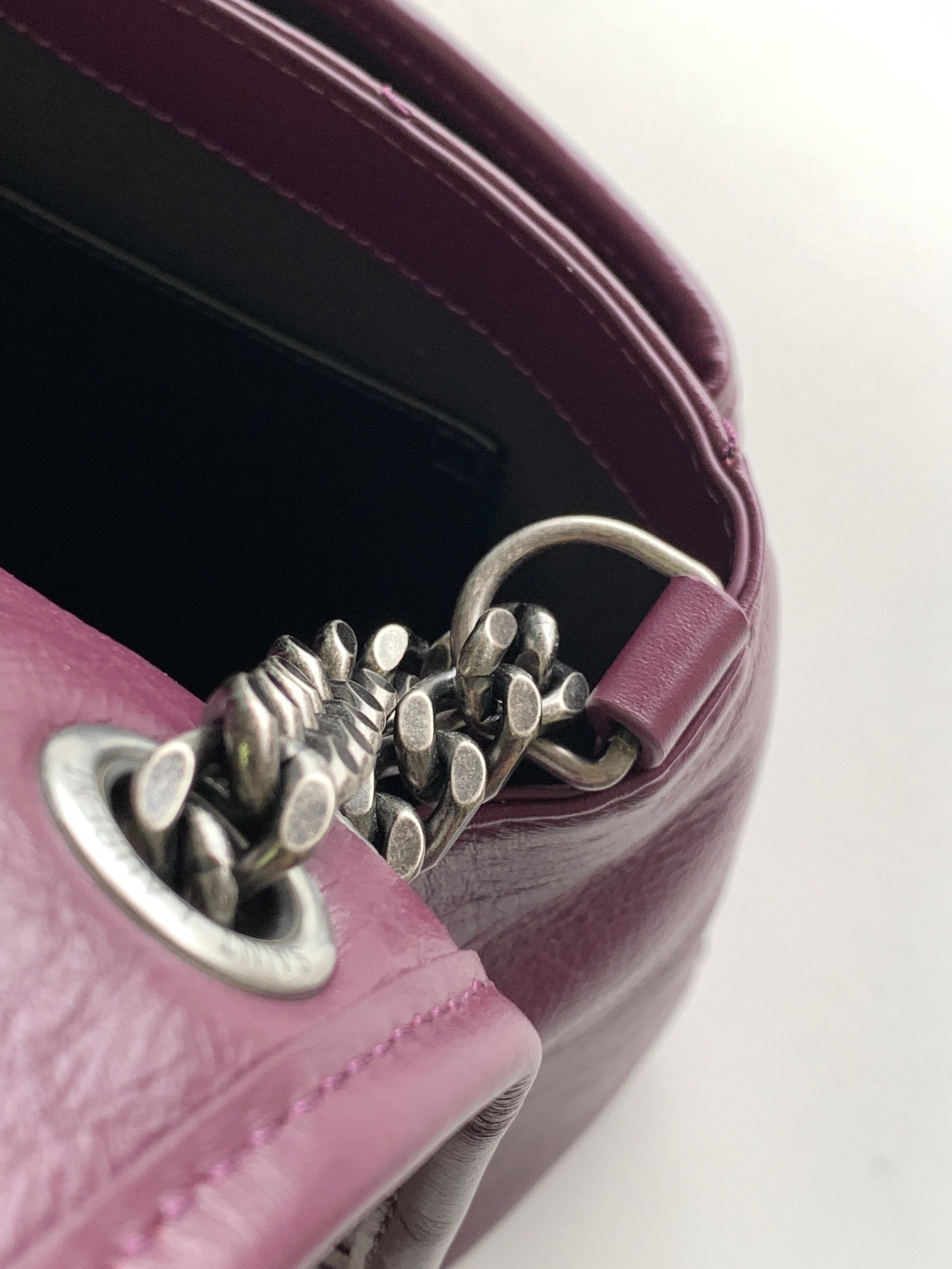 Y51 NIKI MEDIUM IN VINTAGE LEATHER PURPLE 11 X 7.8 X 3.3 INCHES