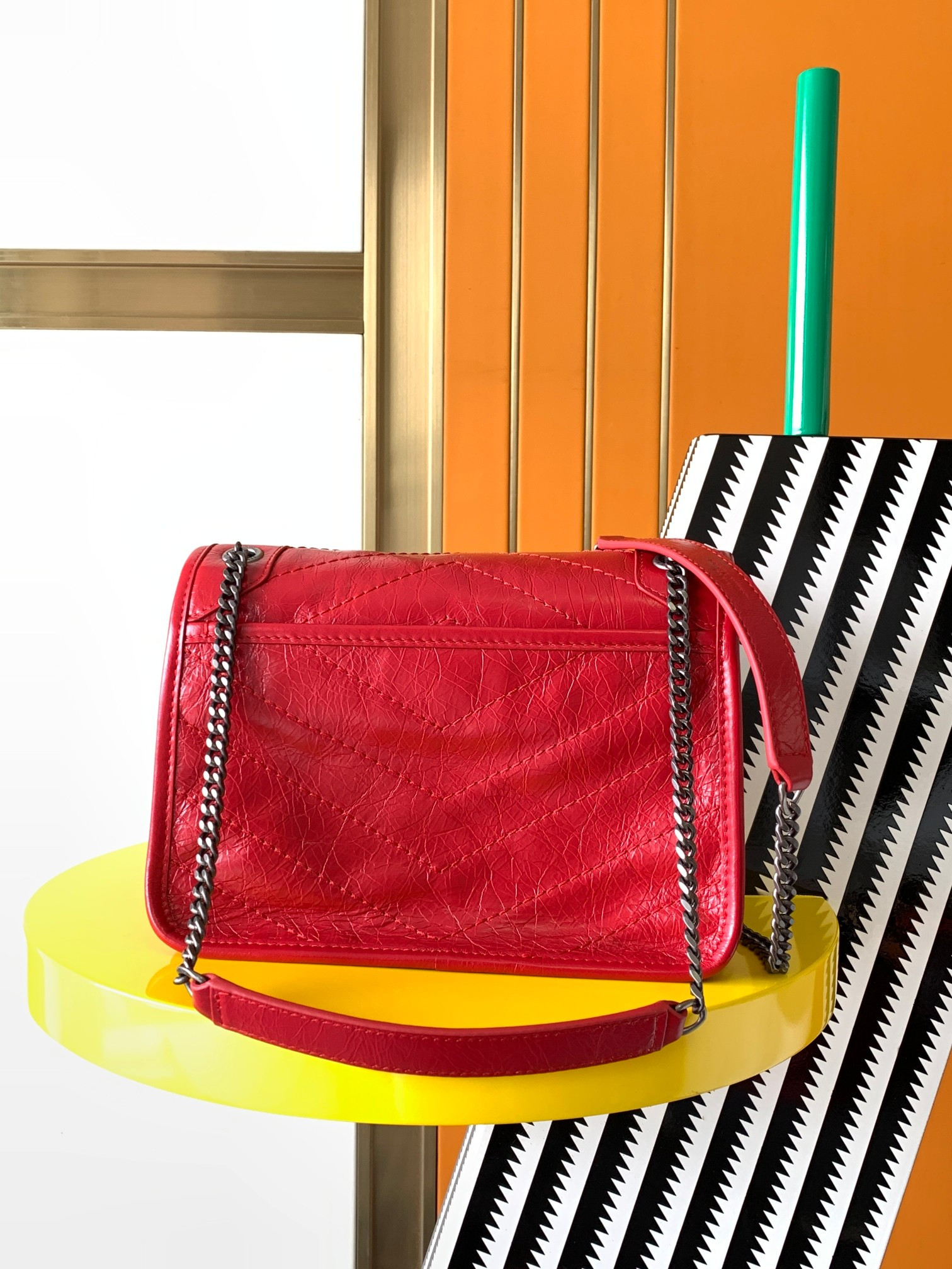 Y51 NIKI BABY IN VINTAGE LEATHER RED 8.2 X 6 X 2.9 INCHES