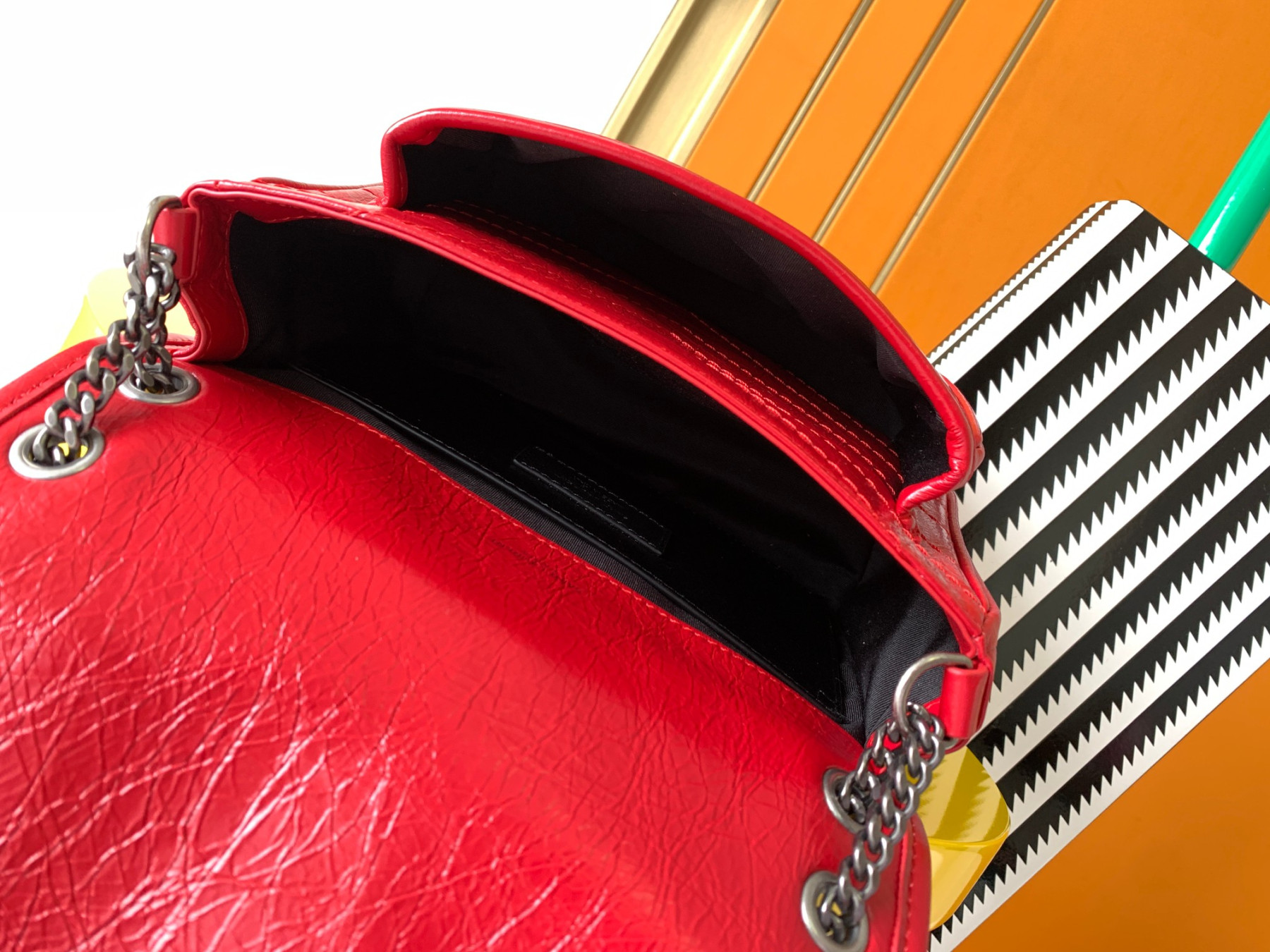 Y51 NIKI BABY IN VINTAGE LEATHER RED 8.2 X 6 X 2.9 INCHES