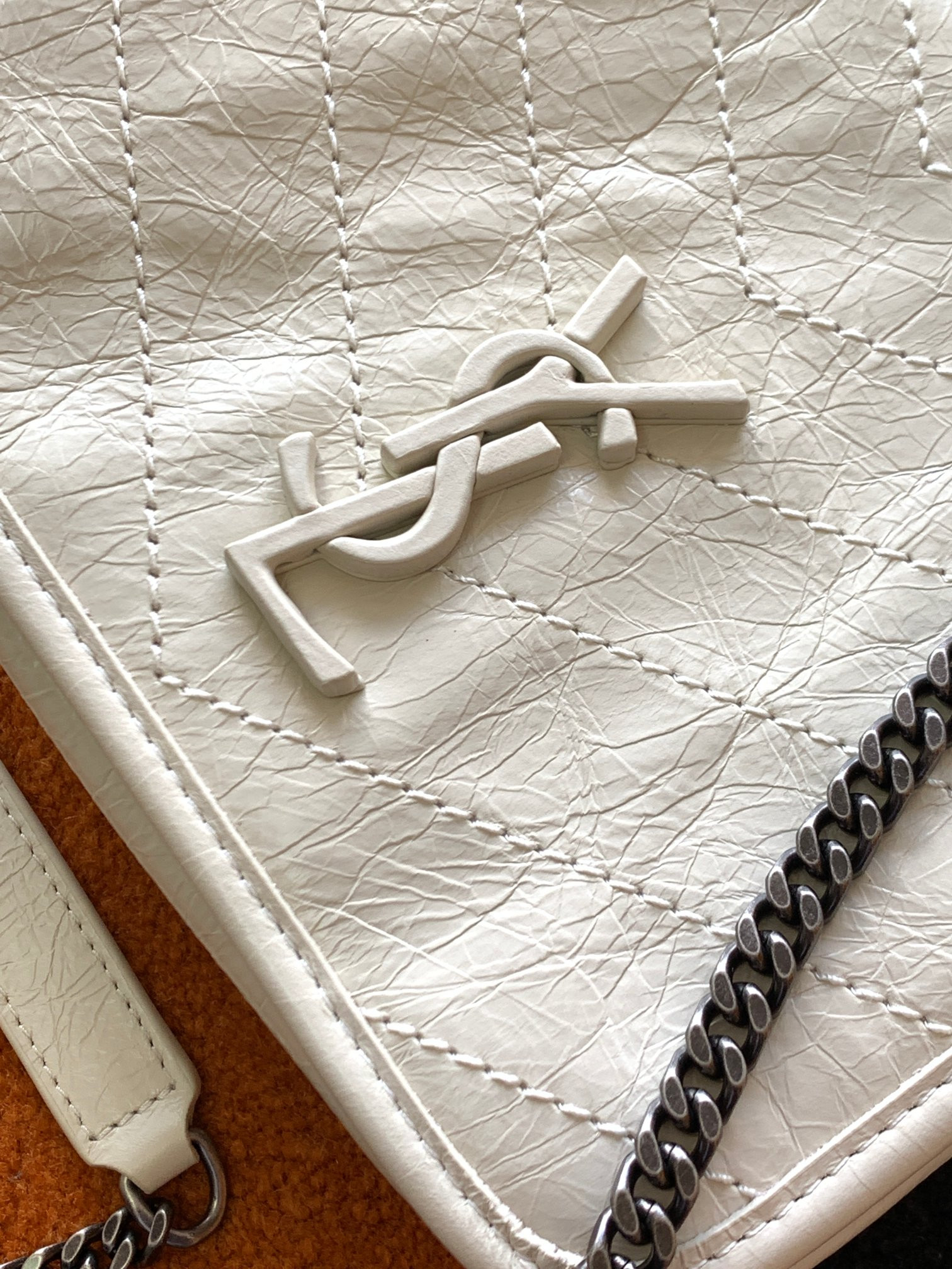 Y51 NIKI CHAIN WALLET IN SHINY LEATHER WHITE 19 x 15 x 6 CM