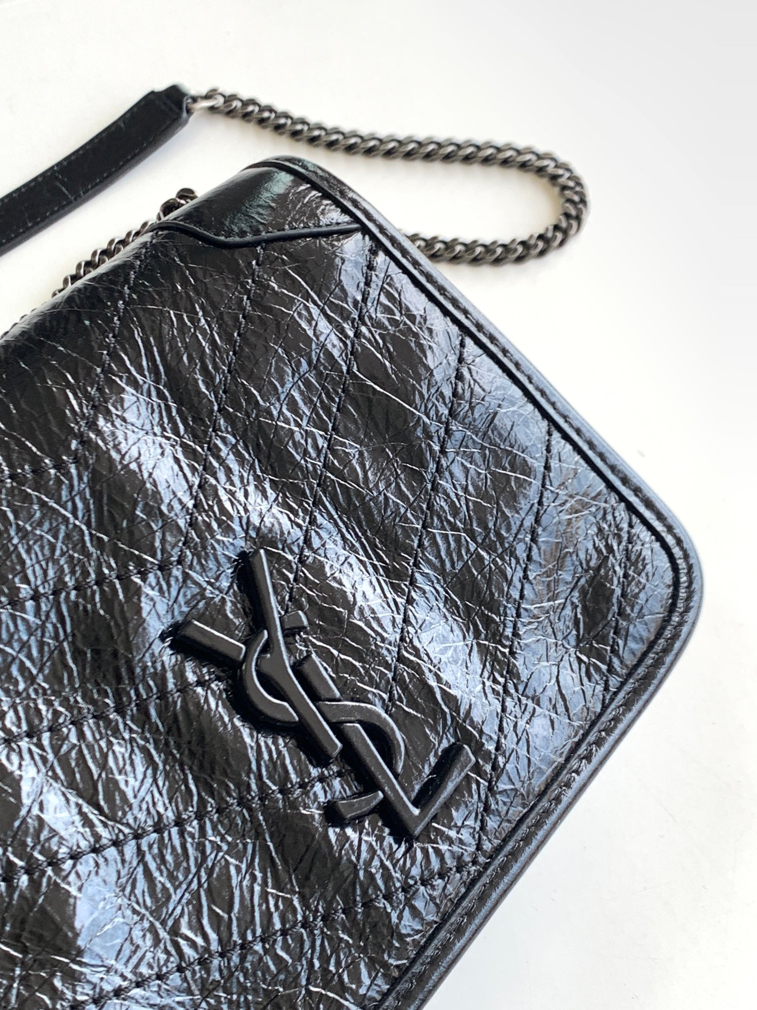 Y51 NIKI CHAIN WALLET IN SHINY LEATHER BLACK 19 x 15 x 6 CM