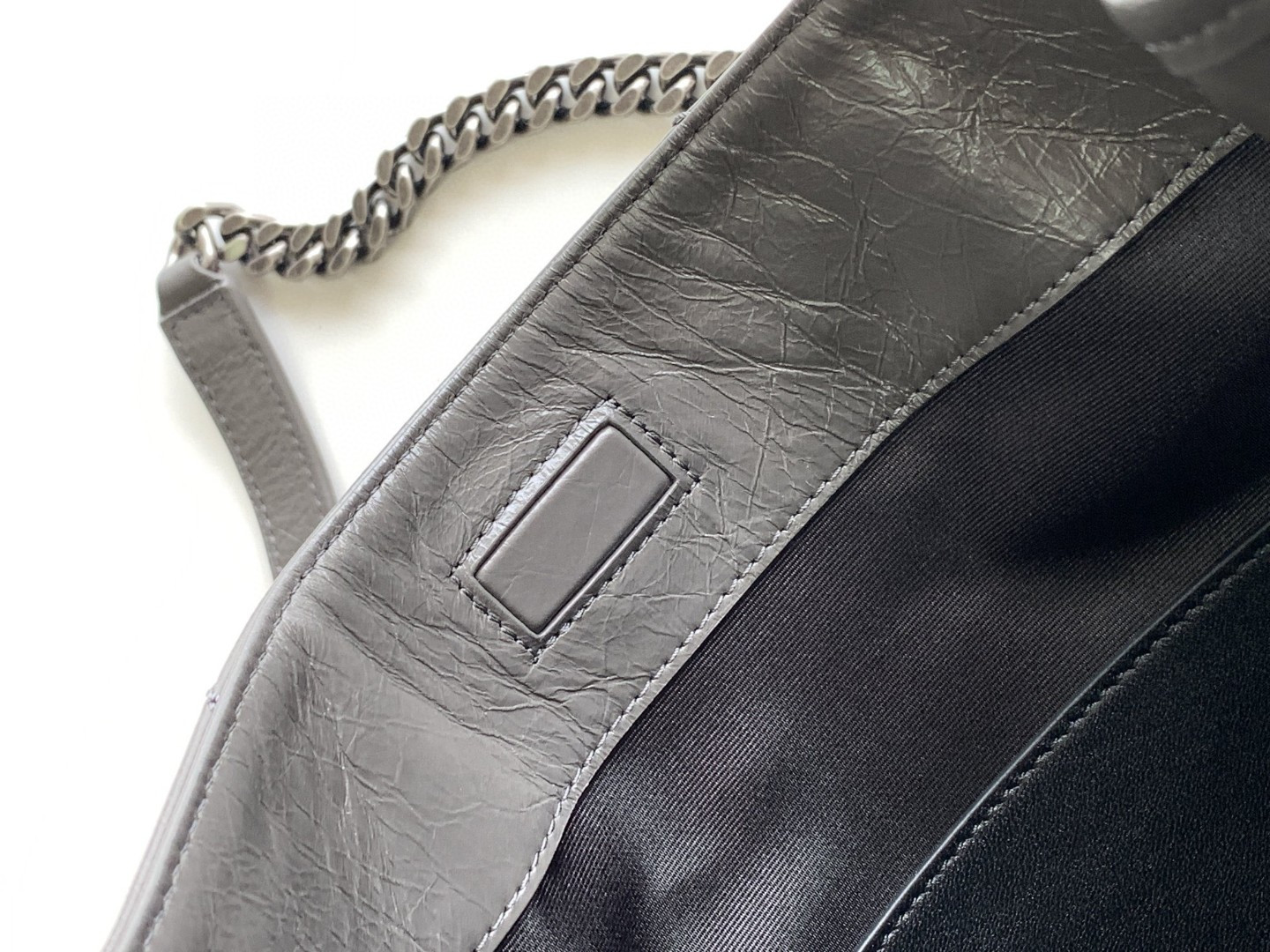 Y51 NIKI SHOPPING IN VINTAGE LEATHER GRAY 12.9 X 10.6 X 4.5 INCHES