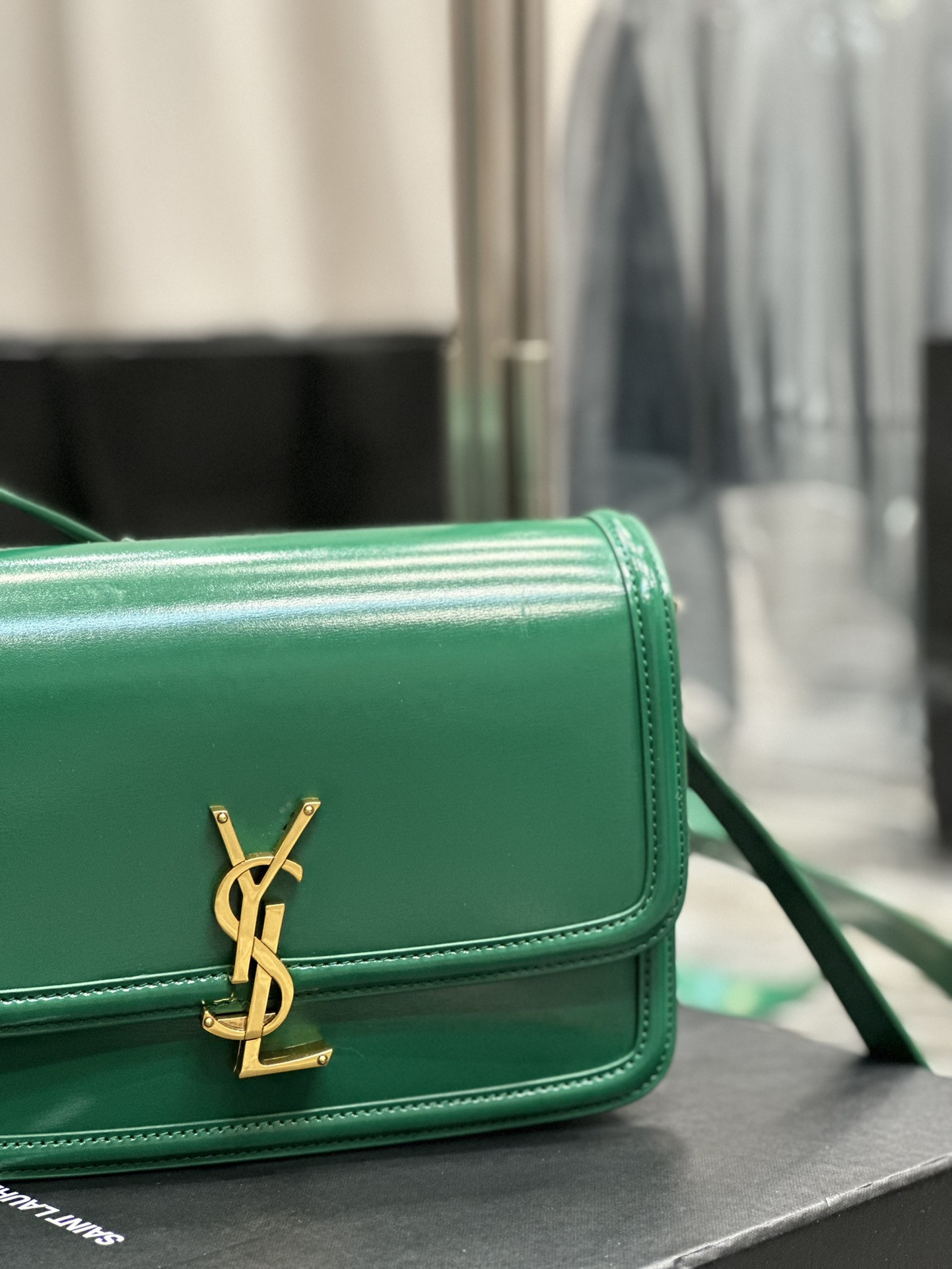 Y51 SOLFERINO MEDIUM SATCHEL IN BOX Sa1nt Lau*nt GREEN 9.1 X 6.3 X 2.4 INCHES