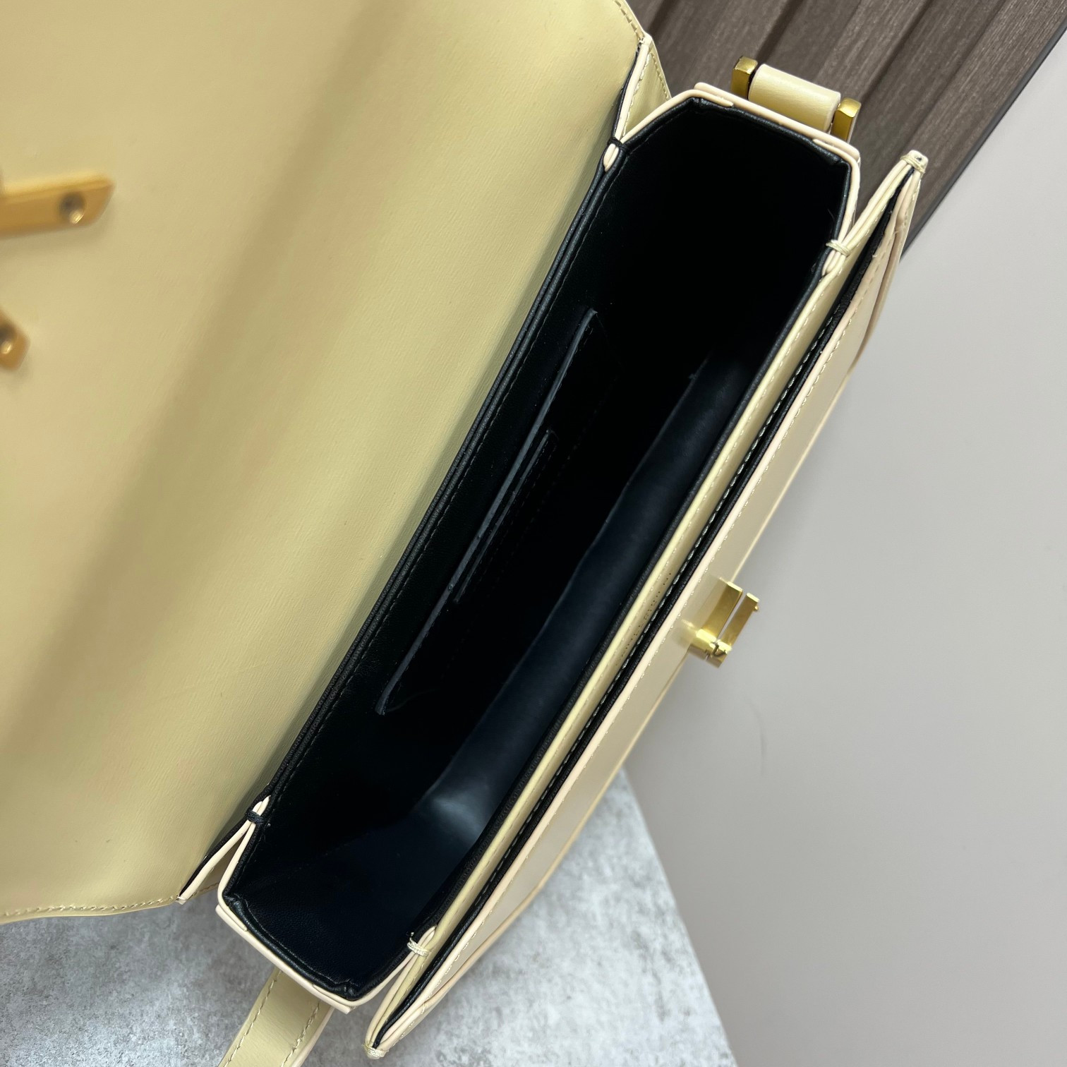 Y51 SOLFERINO MEDIUM SATCHEL IN BOX Sa1nt Lau*nt YELLOW 9.1 X 6.3 X 2.4 INCHES