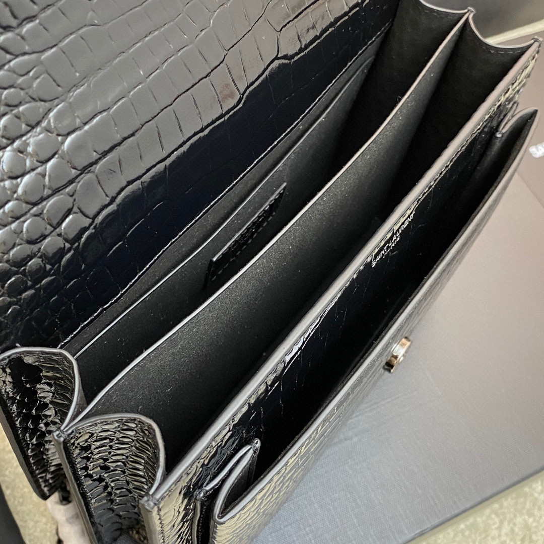 Y51 SUNSET MEDIUM IN CROCODILE-EMBOSSED LEATHER NOIR 8 X 6.2 X 2.5 INCHES