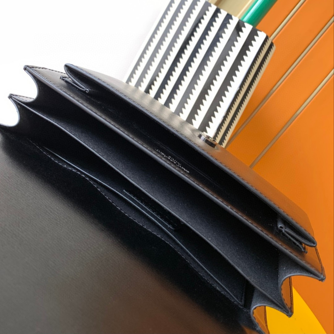 Y51 SUNSET MEDIUM IN SMOOTH LEATHER NOIR 8 X 6.2 X 2.5 INCHES