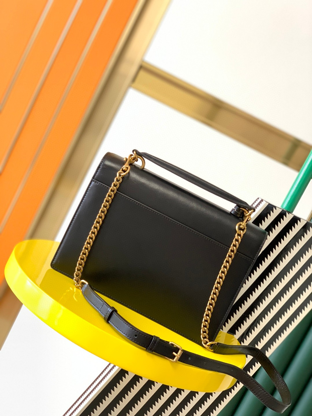 Y51 SUNSET LARGE IN SMOOTH LEATHER BLACK 10.6 X 7 X 3.1 INCHES