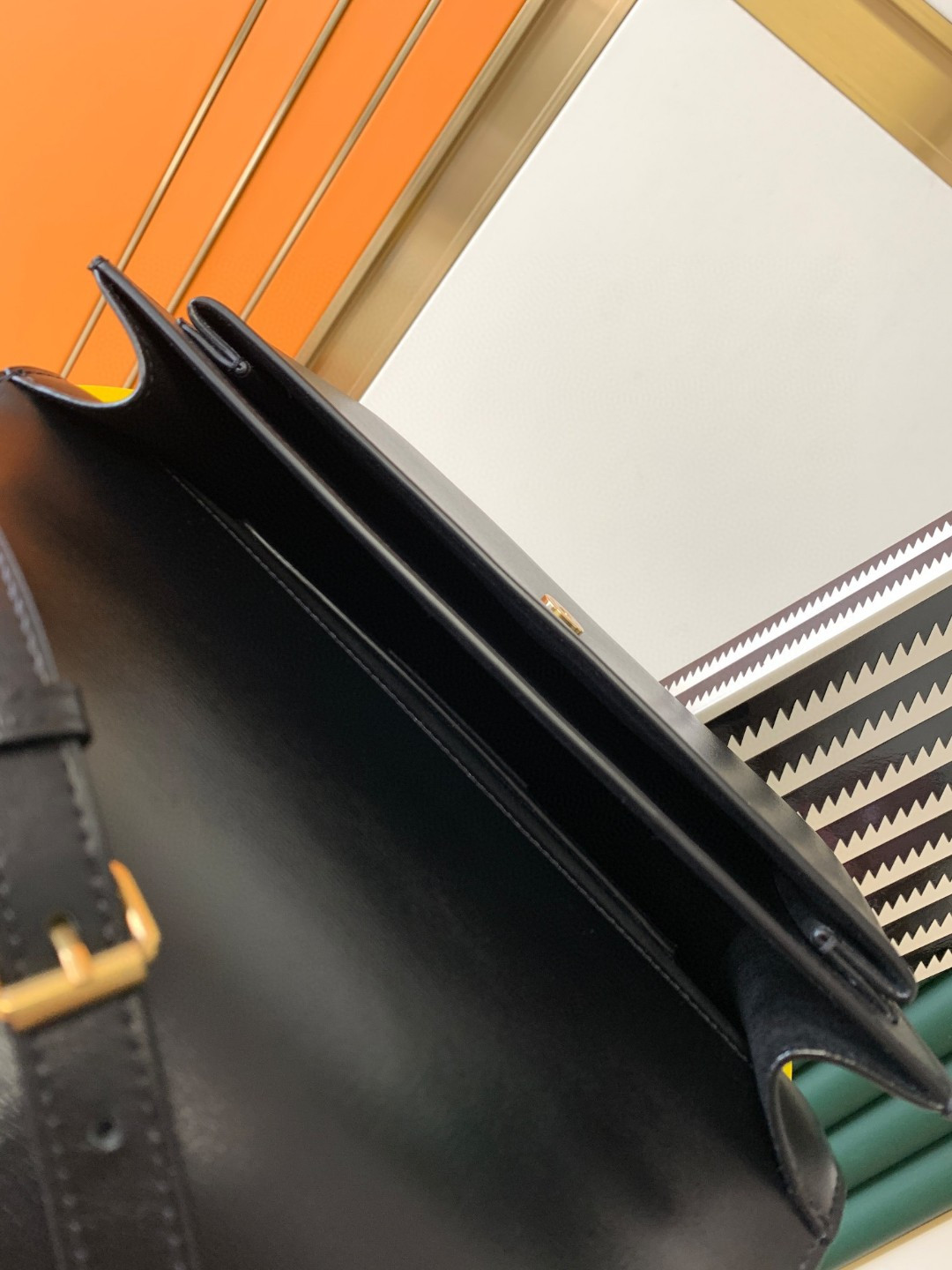 Y51 SUNSET LARGE IN SMOOTH LEATHER BLACK 10.6 X 7 X 3.1 INCHES