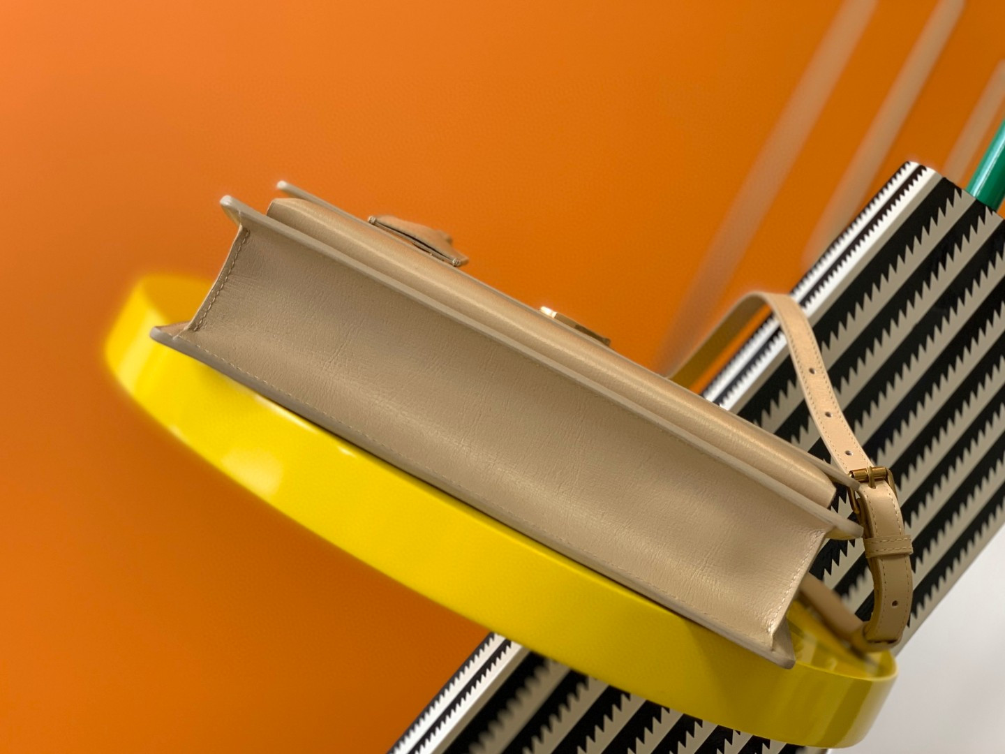 Y51 SUNSET LARGE IN SMOOTH LEATHER BEIGE 10.6 X 7 X 3.1 INCHES