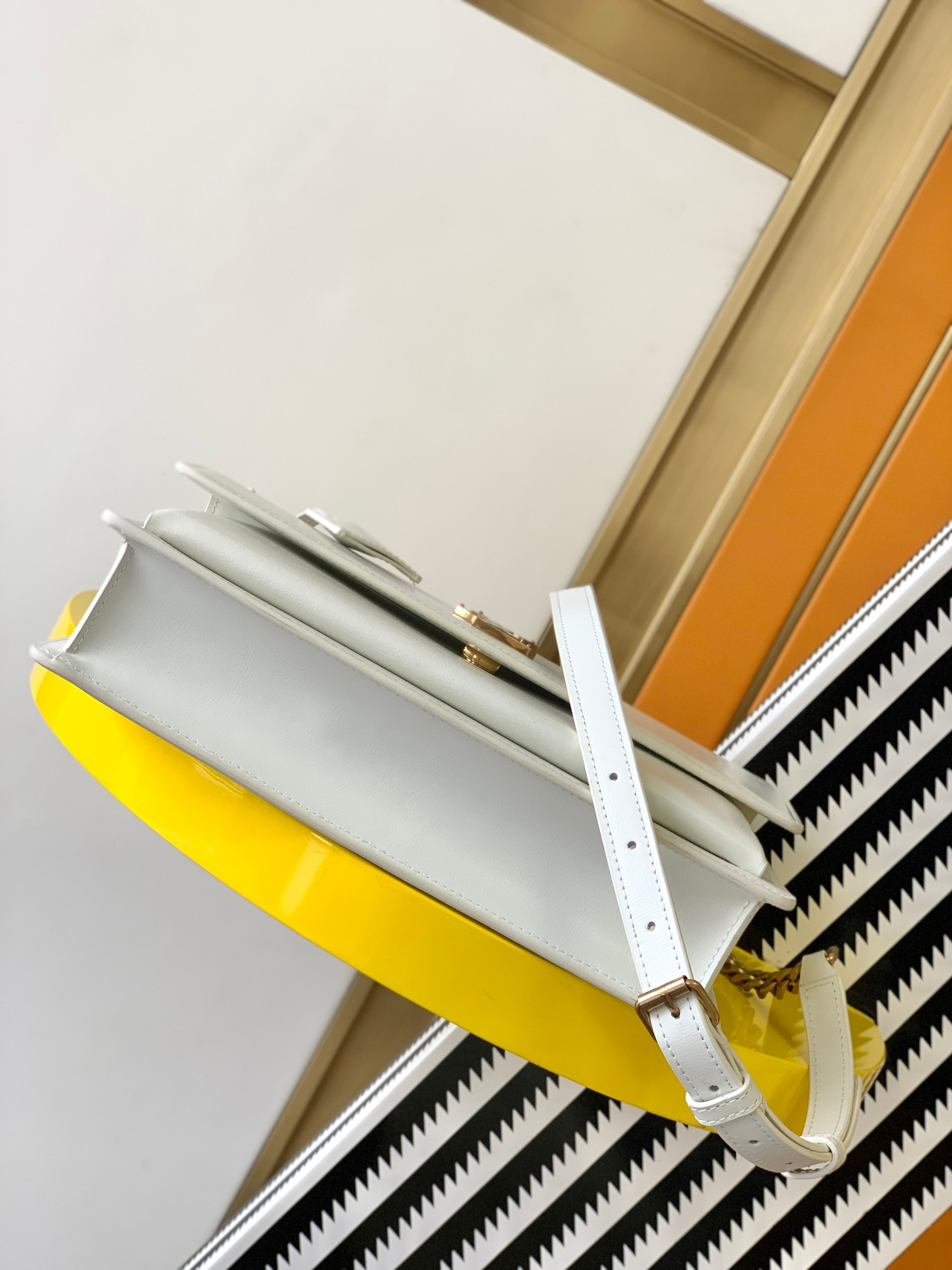 Y51 SUNSET LARGE IN SMOOTH LEATHER WHITE 10.6 X 7 X 3.1 INCHES