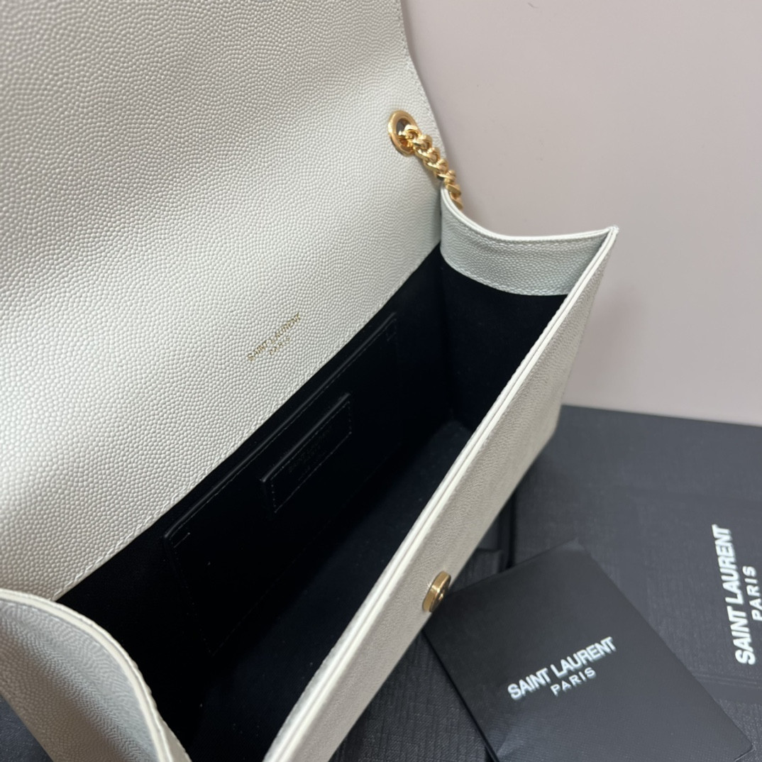 Y51 KATE MEDIUM IN GRAIN DE POUDRE EMBOSSED LEATHER WHITE GOLD 9.4 X 5.7 X 2.1 INCHES