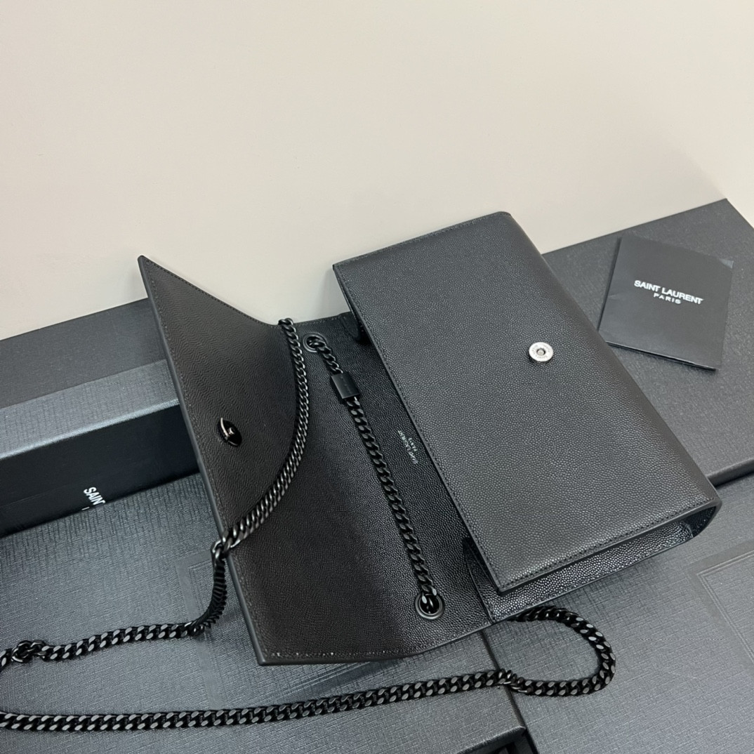 Y51 KATE MEDIUM IN GRAIN DE POUDRE EMBOSSED LEATHER ALL BLACK 9.4 X 5.7 X 2.1 INCHES