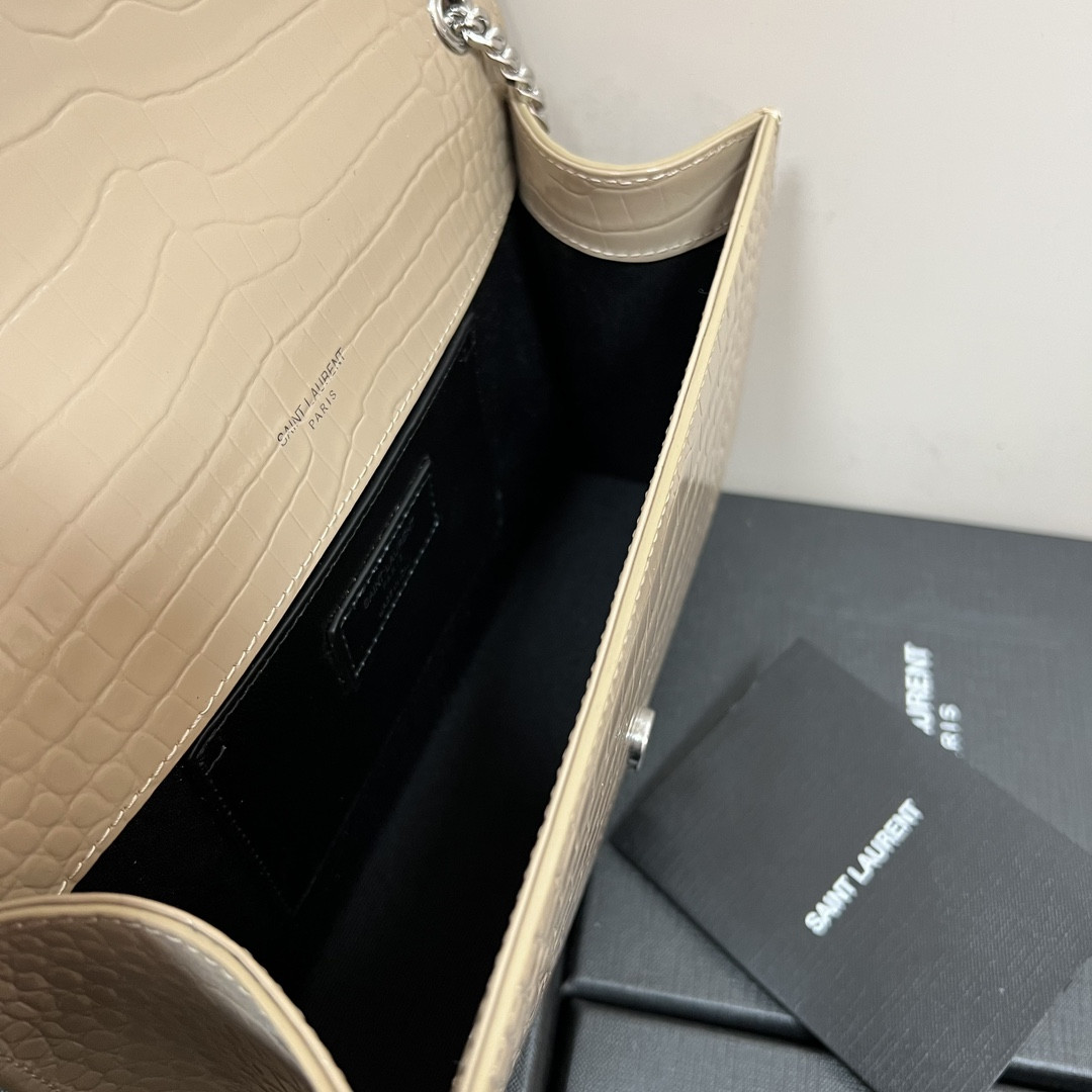 Y51 KATE MEDIUM TASSEL IN CROCODILE-EMBOSSED LEATHER BEIGE 9.4 X 5.7 X 2.1 INCHES