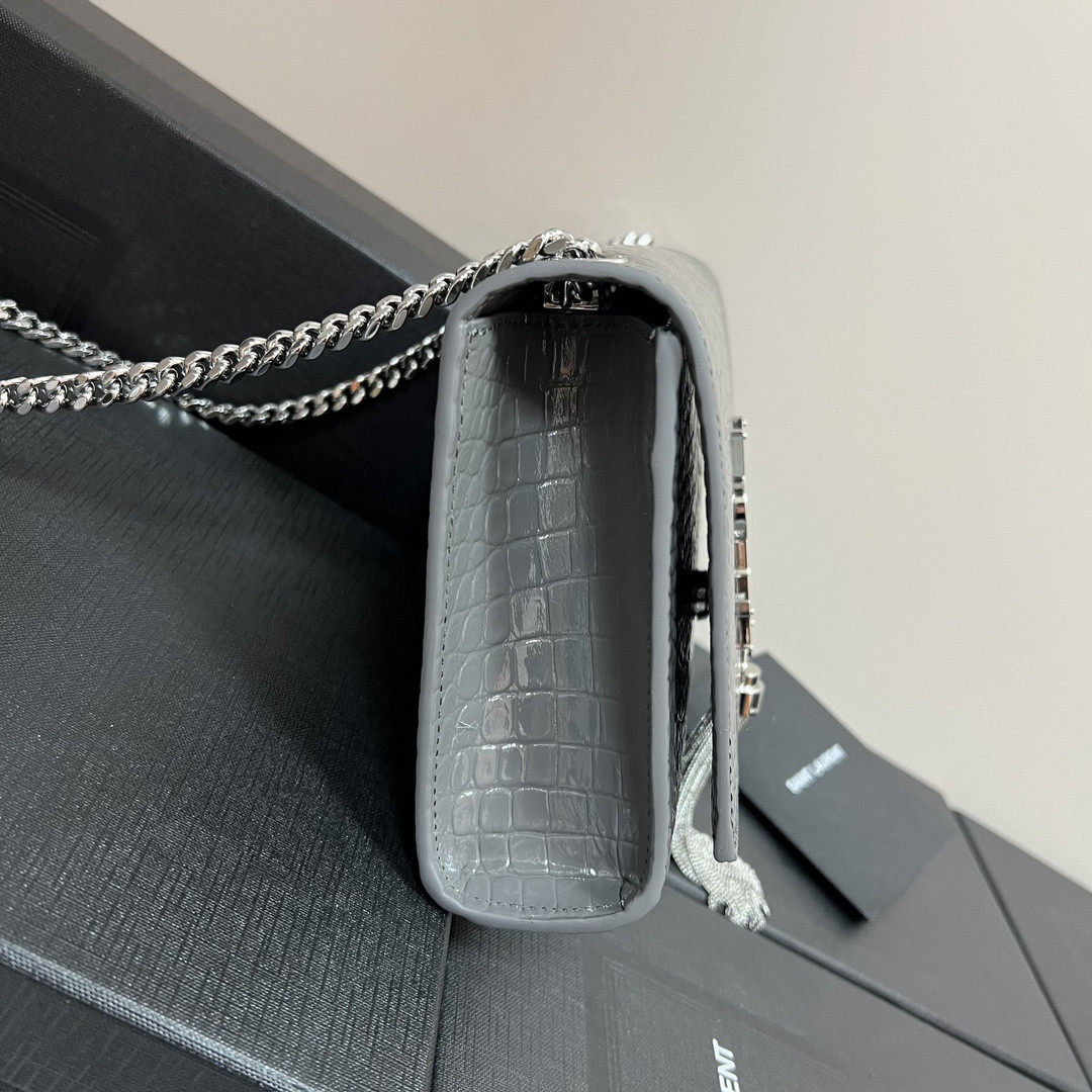 Y51 KATE MEDIUM TASSEL IN CROCODILE-EMBOSSED LEATHER GRAY 9.4 X 5.7 X 2.1 INCHES