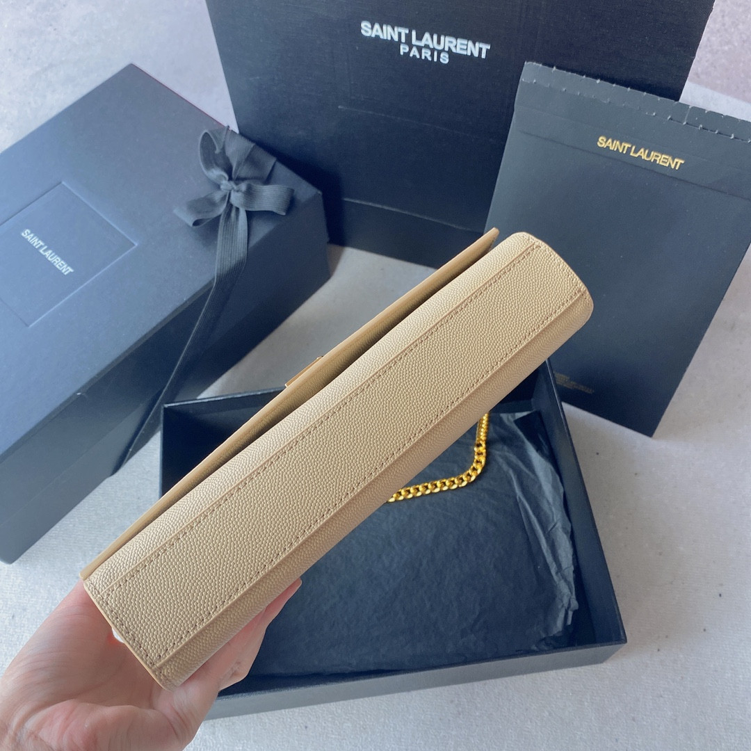 Y51 KATE MEDIUM IN GRAIN DE POUDRE EMBOSSED LEATHER DARK BEIGE 9.4 X 5.7 X 2.1 INCHES