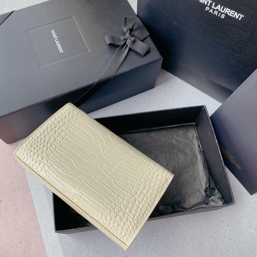 Y51 KATE MEDIUM TASSEL IN CROCODILE-EMBOSSED LEATHER WHITE 9.4 X 5.7 X 2.1 INCHES