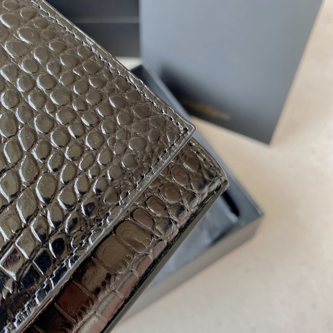 Y51 KATE MEDIUM TASSEL IN CROCODILE-EMBOSSED LEATHER BLACK 9.4 X 5.7 X 2.1 INCHES