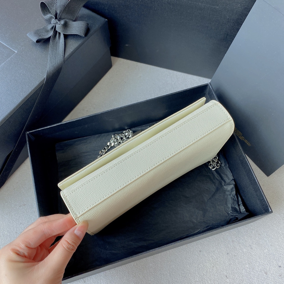 Y51 KATE SMALL IN GRAIN DE POUDRE EMBOSSED LEATHER WHITE SILVER 7.8 X 4.9 X 1.9 INCHES