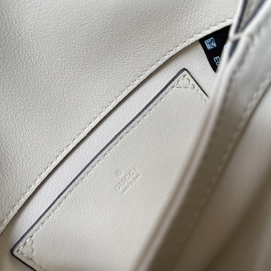 Gvc*1 BLONDIE MINI BAG WHITE 8.7"W x 5.1"H x 2.2"D