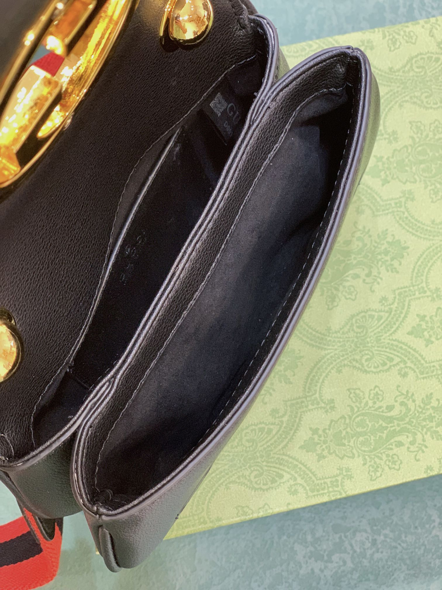 Gvc*1 BLONDIE MINI BAG BLACK 8.7"W x 5.1"H x 2.2"D