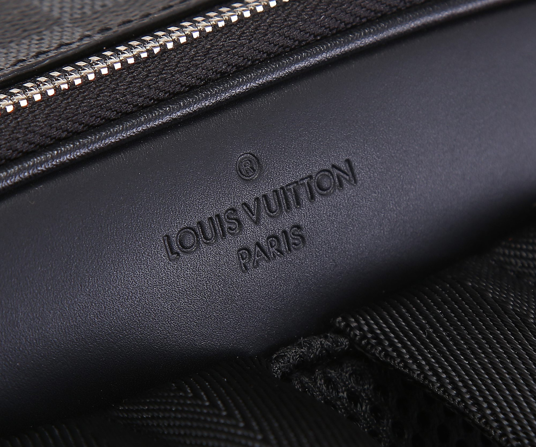 L0vis Vvtt0n N40499 Avenue Backpack 40 x 31 x 15 cm