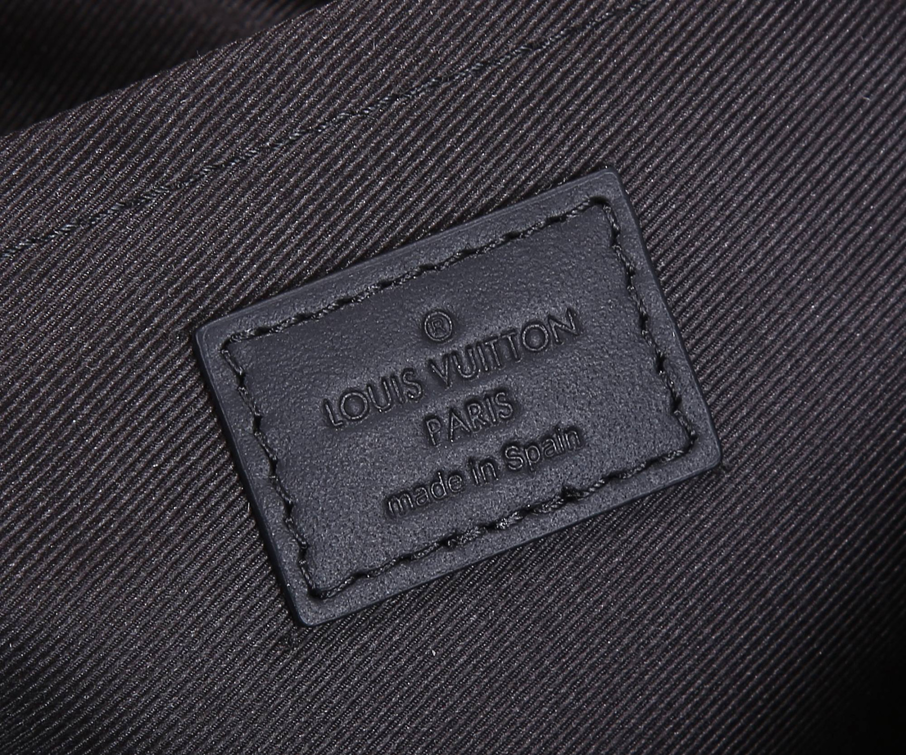 LV M4679 Steamer Messenger 24 x 17 x 5 CM