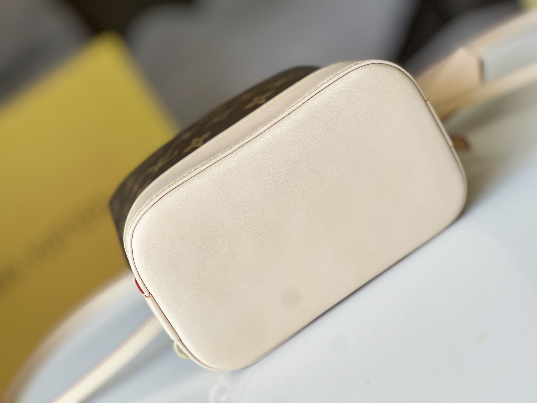 L0vis Vvtt0n M47132 Alma Backpack 15 x 20 x 10 cm