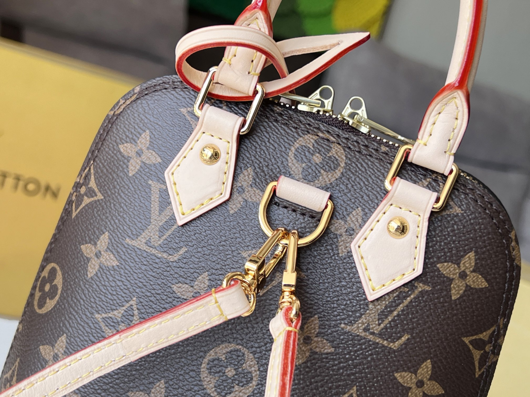 L0vis Vvtt0n M47132 Alma Backpack 15 x 20 x 10 cm