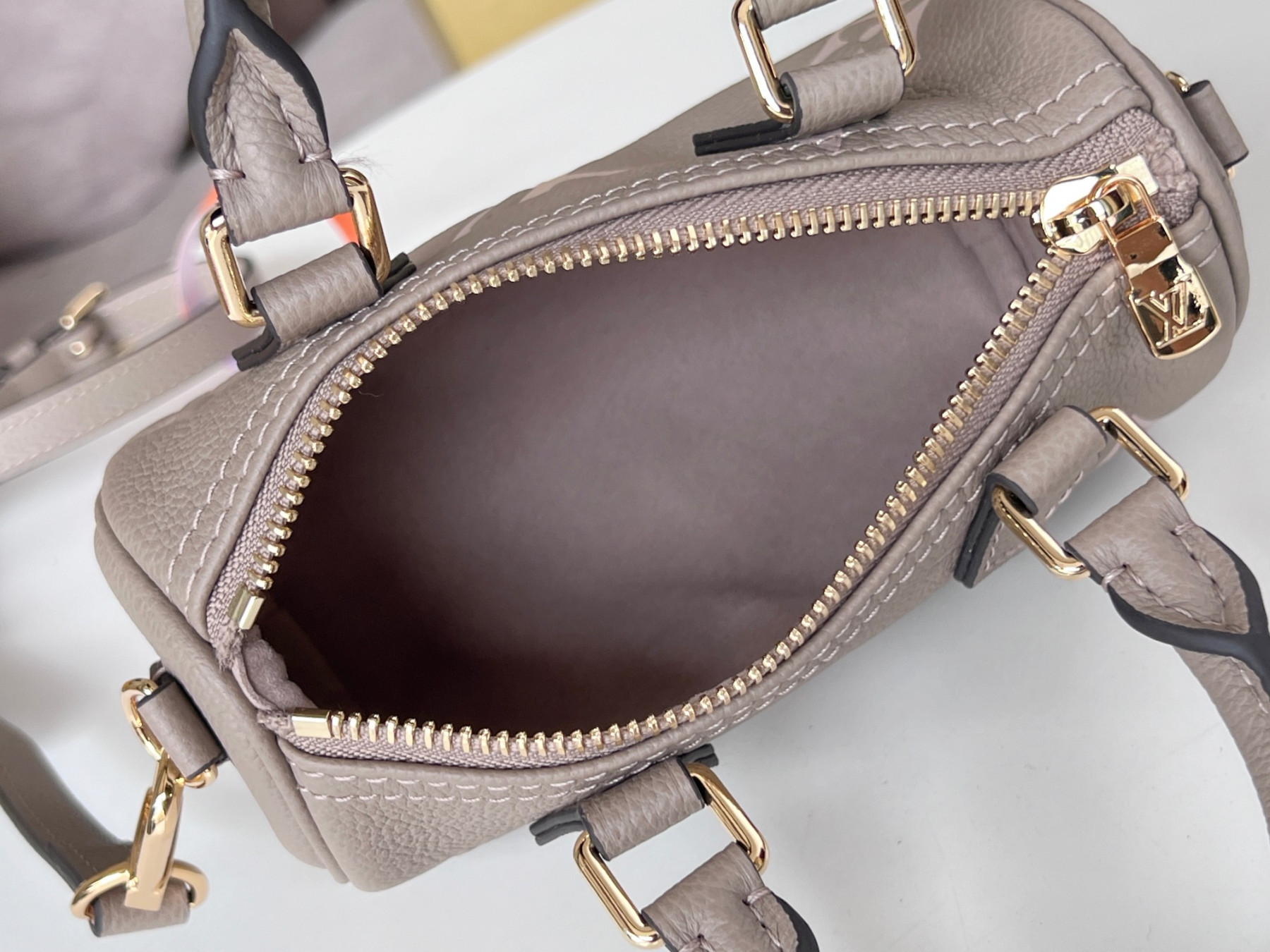 LV Nano Speedy M82890 16 x 11 x 9 CM