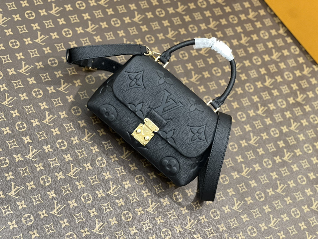 L0vis Vvtt0n M45977 Madeleine BB 9.4 x 6.7 x 3.3 inches