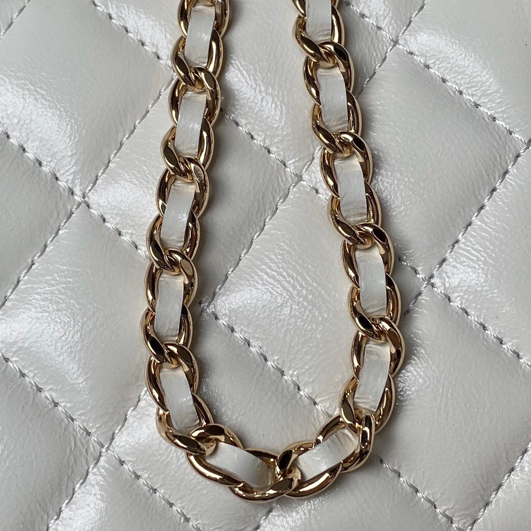 Ch**el 24P CHAIN LEATHER SQUARE BOX SHOULDER BAG WHITE 16x10x8cm