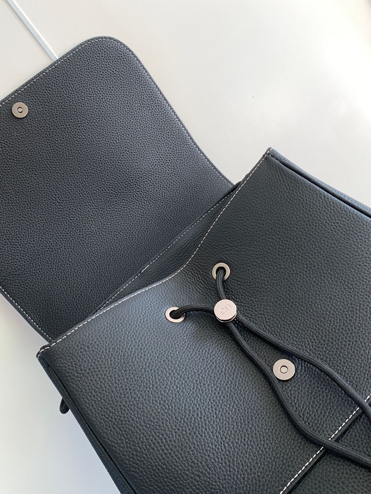 D10r Saddle Backpack 10.5 x 16 x 5.5 inches