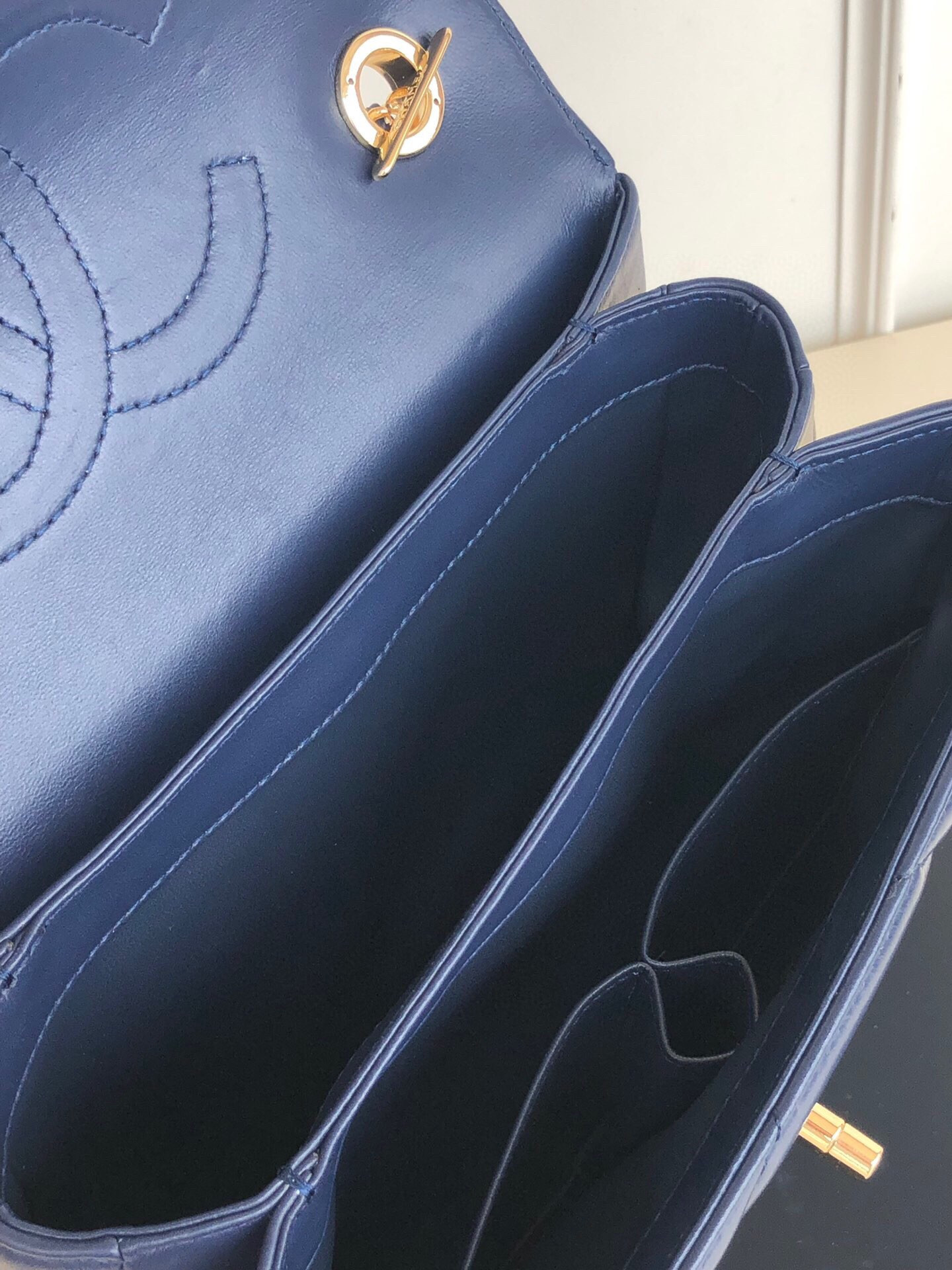 Ch**el FLAP BAG WITH TOP HANDLE 6.6 × 9.8 × 4.7 in