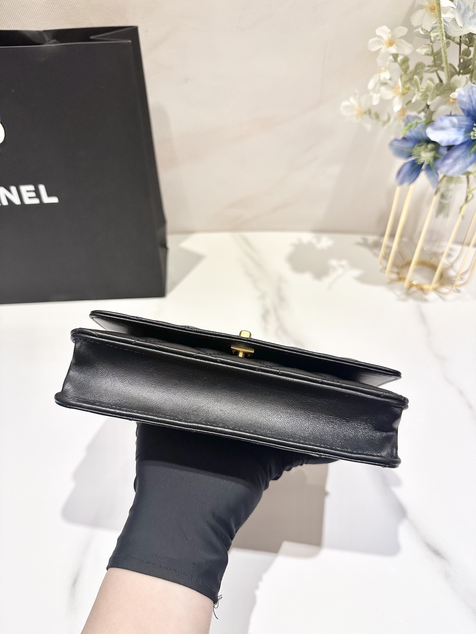 Ch**el CLASSIC WALLET ON CHAIN Rhinestone Handle 4.8 × 7.5 × 1.4 IN