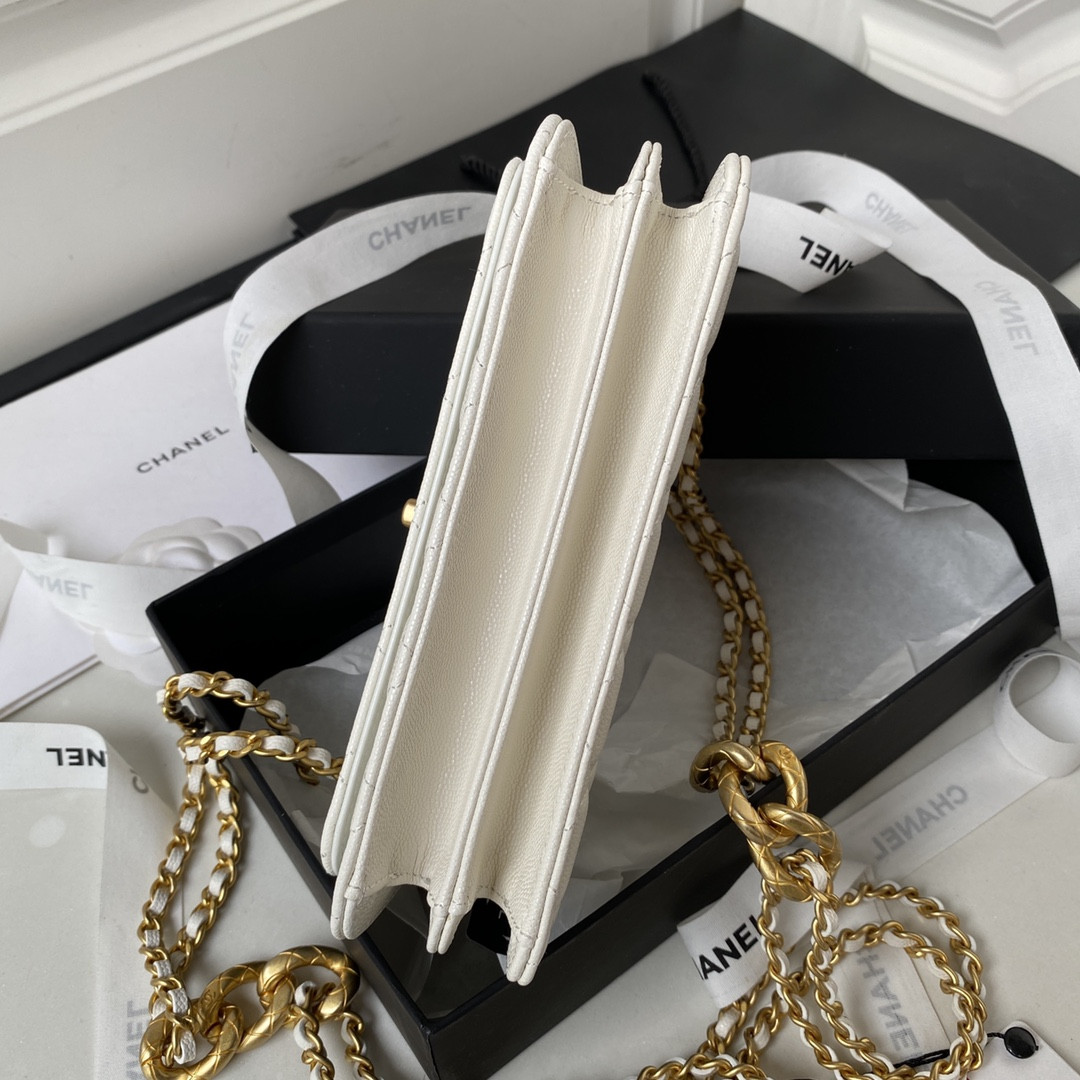 Ch**el CLASSIC WALLET ON CHAIN WHITE 4.8 × 7.5 × 1.4 in