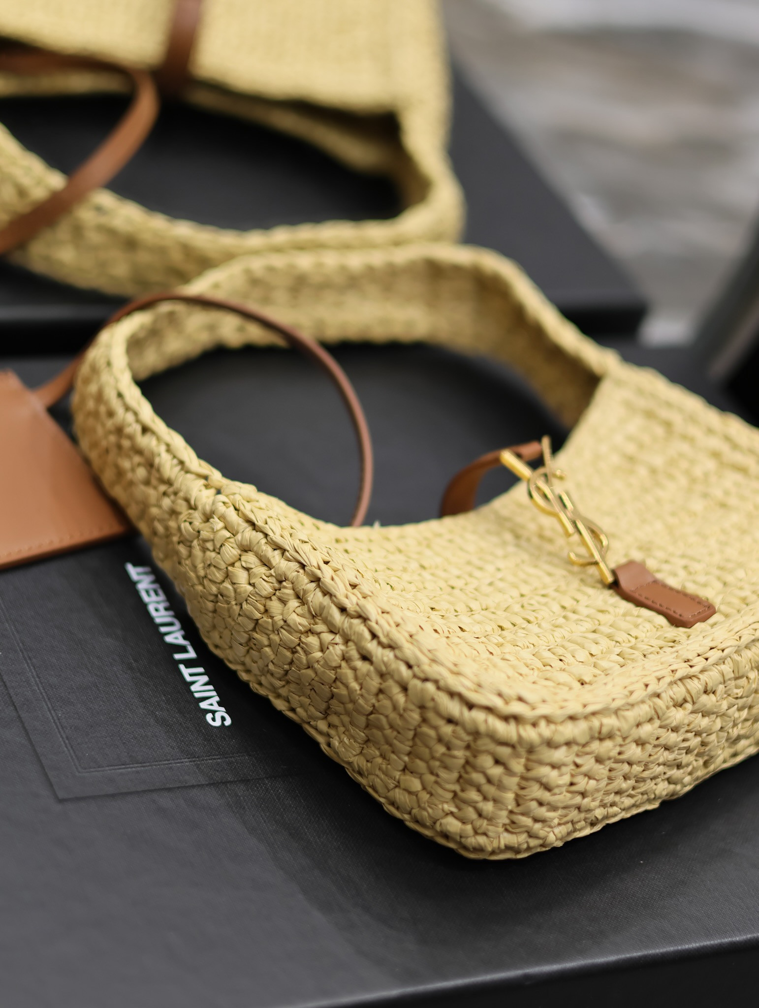 Y51 LE 5 À 7 MINI IN RAFFIA  Color Natural 7.5X4.5X1.8 INCHES