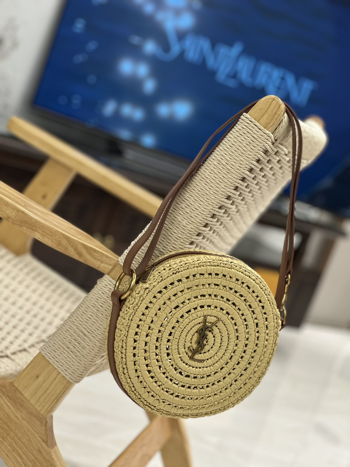 Y51 ROUND BAG IN RAFFIA AND VEGETABLE-TANNED LEATHER Color Natural