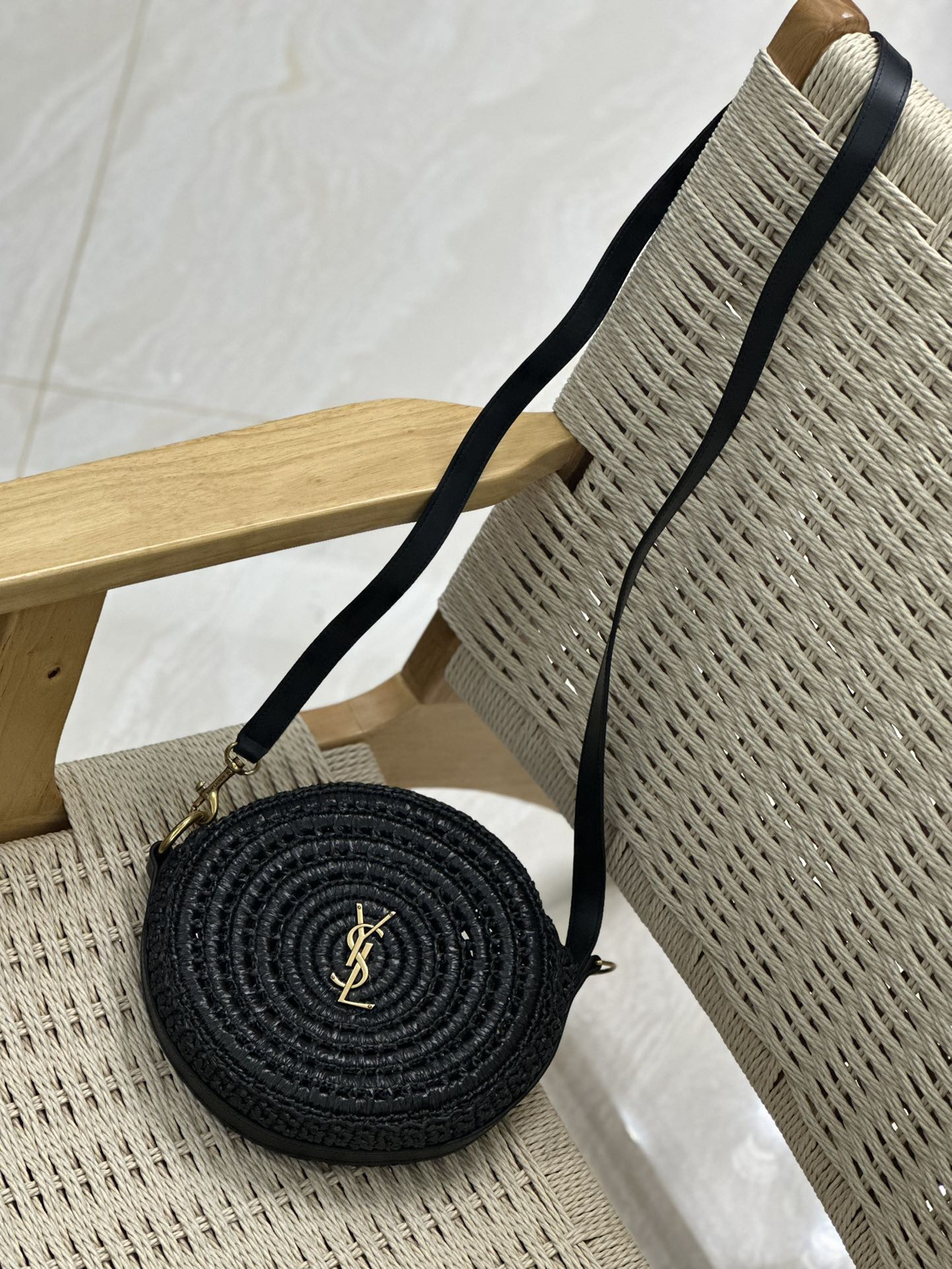 Y51 ROUND BAG IN RAFFIA AND VEGETABLE-TANNED LEATHER Color Black