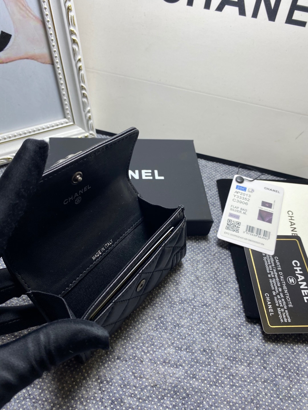 Ch**el FLAP WALLET 12-7CM